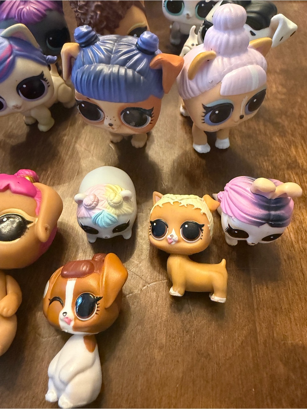 L.O.L. Surprise! Pets Assorted Collectible Figures - Multicolor Lot of 24 - Picture 2 of 6